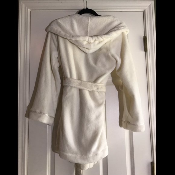 White Extra Soft Robe - Picture 2 of 2